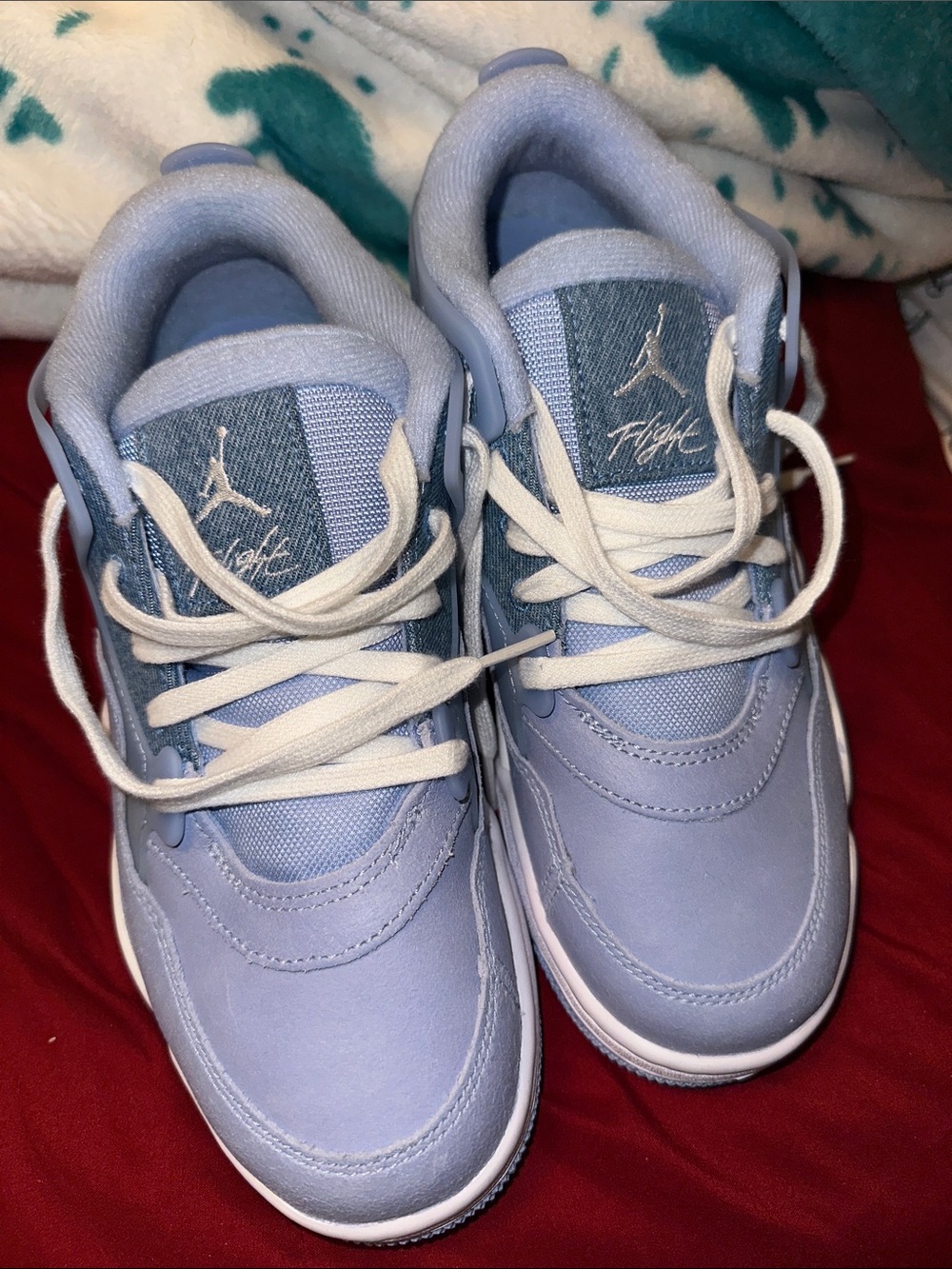 Jordan Kids Pastel Blue and White Retro Low-Top Sneakers 7y/8-8.5w NWT